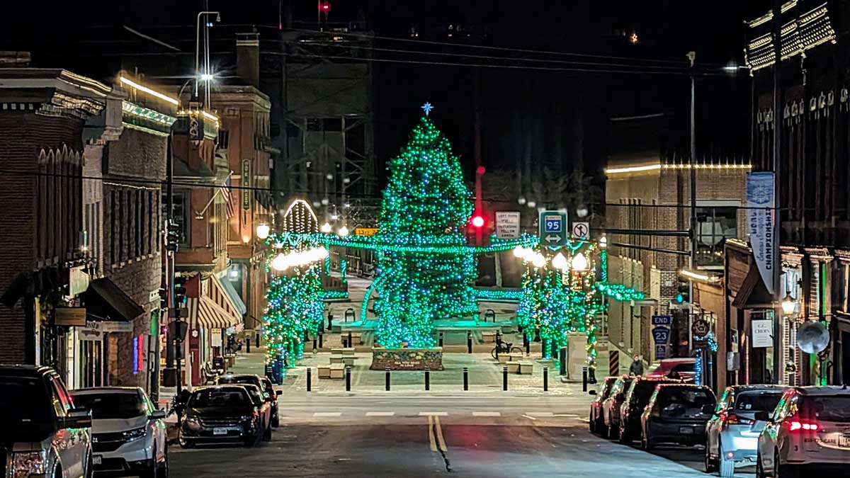 Daniel Graves Realtor - Stillwater MN Downtown Christmas Tree - December 2023